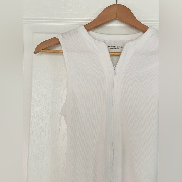 Abercrombie and Fitch White Sleeveless Bodysuit - Picture 1 of 4